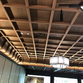 和テイストの屋上