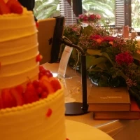 メイン装花
メイン卓にはオンラインの準備