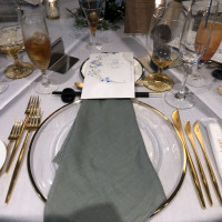 披露宴会場のテーブル