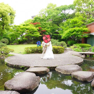 お庭にて写真撮影|587404さんの太閤園 (Fujita Kanko Group)（ウエディング取扱終了）の写真(1217602)