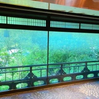 披露宴会場から見えるお庭の緑。