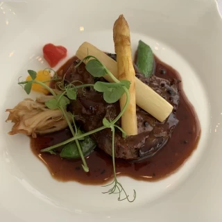 メインの肉料理です