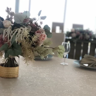 シンプルだけど華やかな飾りが素敵
