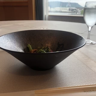 玉藻公園を見ながら試食させてもらえました。
