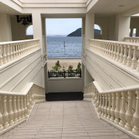 アフターセレモニーは、海が見える大階段でできます。