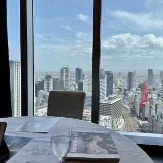 テーブルからも市内の景色が見れます！