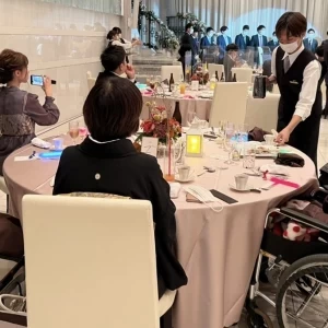 クロスはシャンパンピンク？、ナフキンは茶色　何色選んでもOK|587922さんのアールベルアンジェ山口の写真(1642704)