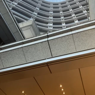 挙式会場の外側より。ここで写真撮影しました。