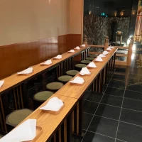 対面式の館内神殿