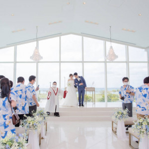 誓いのキス|588056さんのシー シェル ブルー／サザンビーチホテル＆リゾート●小さな結婚式の写真(1460216)