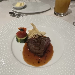 メインのお肉です