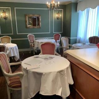 かわいい内装の披露宴会場