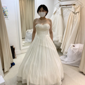 ドレス試着|588511さんの小さな結婚式 品川ベイサイド店（営業終了）の写真(1247014)