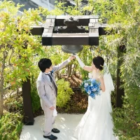 挙式後外に出て鐘を鳴らせます