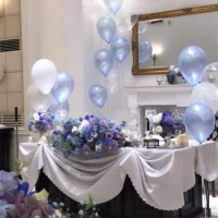 新郎新婦の席の飾り付けとても綺麗でした