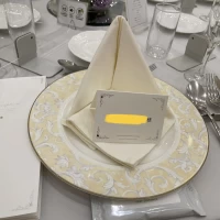 各席にアルコールシートとアクリル板が設置されていました