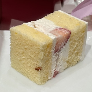 最後に出てきたケーキです