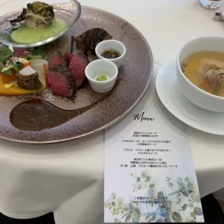料理はとても美味しく素晴らしかったです。