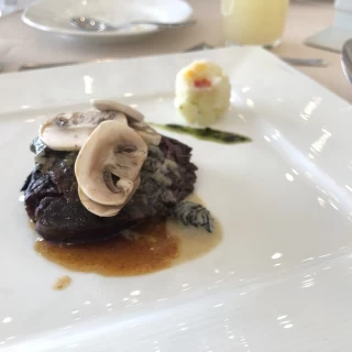 お肉料理