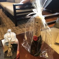 フェアで出して頂いた温かい飲み物とシャンパンです。
