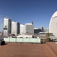 屋上から見える、みなとみらいの景観です。