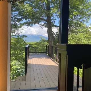 新緑の季節にこちらで写真を撮るのも素敵です