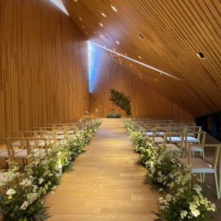隈研吾さんが設計した森の光教会