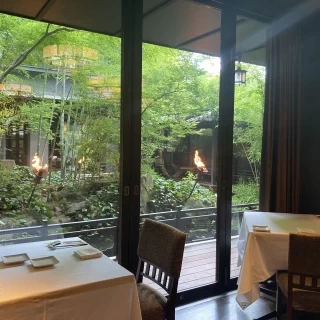 中庭が見られます