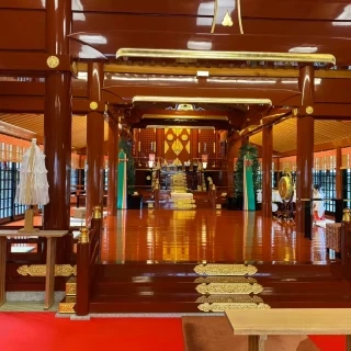 本物の神社でできます。空気感がすごいです。