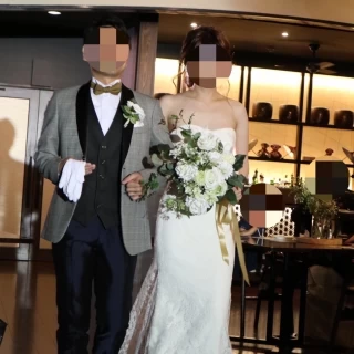 扉からお色直し入場です。