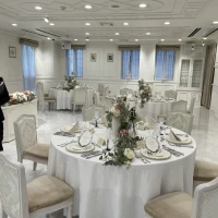 フルール。白い壁なのでシンプルでどんな演出にも合うお部屋！