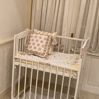 披露宴会場にベイビーベッドがあるので赤ちゃんがいる人も安心