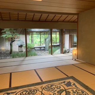 別館のエントランス