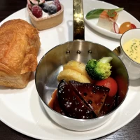 ブライダルフェア特別メニューのワンプレートで試食しました。