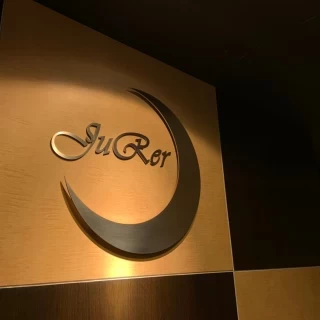 ロビーのロゴ
