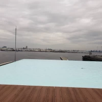 屋上のプール。天気だったら尚更写真に映えそう