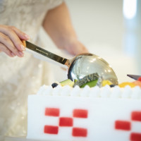 大きなスプーンを使用
沖縄のミンサー柄のケーキ