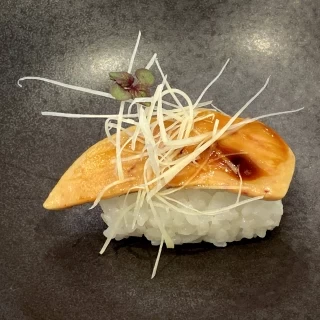 1品目フォアグラ寿司