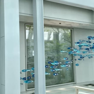 挙式会場のキラキラの魚オブジェ