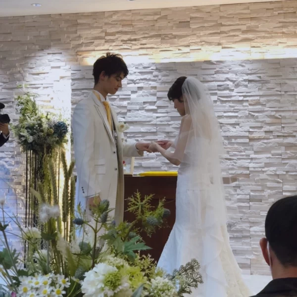 自分達の理想の結婚式を叶えてくれる式場 青いバージンロードとウッド調の式場が珍しかったため 印象的で 口コミ 評判 The Forest Of Lold ザフォレストオブロルド ウエディングパーク