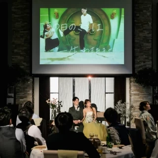 スクリーンが2箇所にあります。