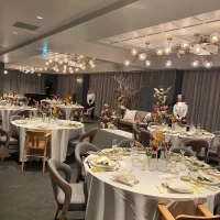 披露宴会場入り口から全体の分かる写真です。