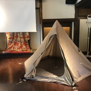 披露宴会場にテント立てちゃいました。
