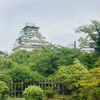 迎賓館の中庭から見える大阪城です。