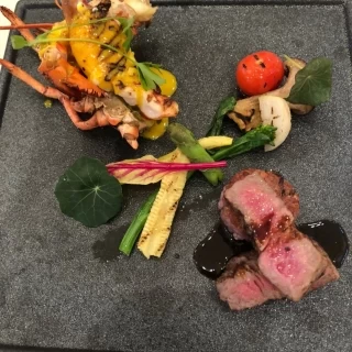 メインの肉料理です