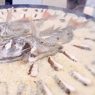 鯛めし！！大きなフライパンがとってもインパクト大でした！！