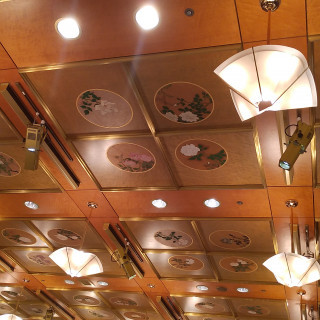 天井にもたくさんの装飾がされています