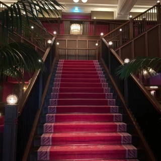 THE CONDER HOUSEといえば！の大階段