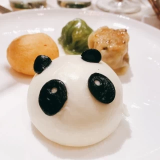 点心ビュッフェのパンダまん
