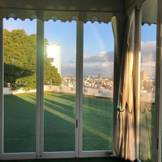 レトワール(上の披露宴会場)
から庭に向いたところ